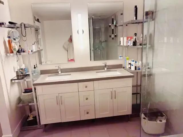 2 Bedroom Condo Surrey BC 101948381