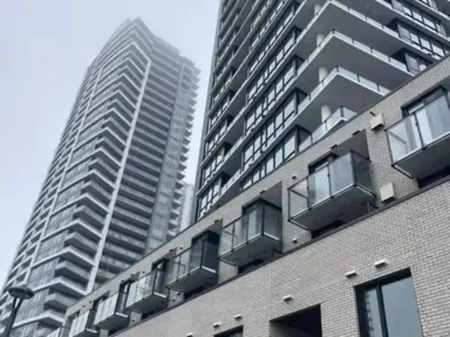 2 Bedroom Condo Surrey BC 103151367