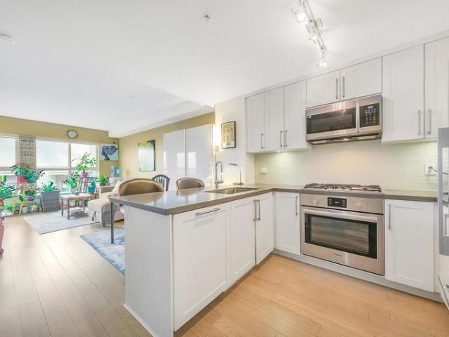 2 Bedroom Condo Richmond BC LS104506500