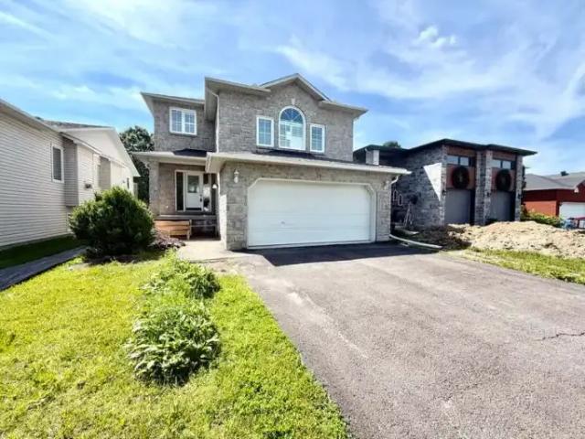 2 Bedroom Condo Russell ON 103879353