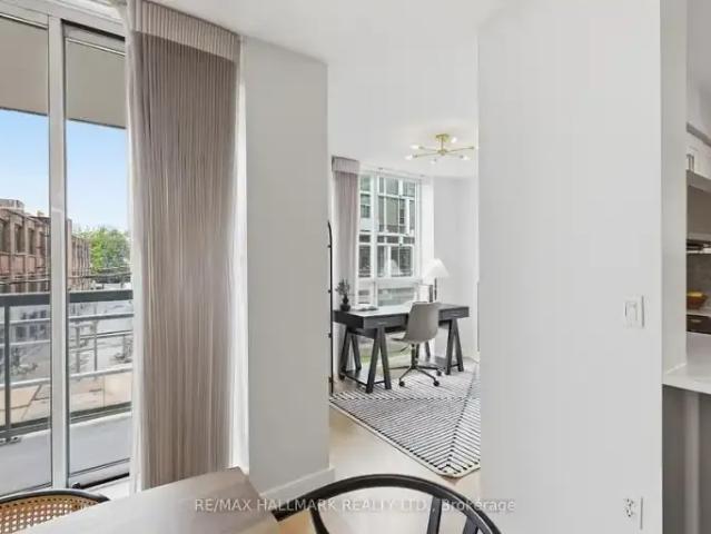 2 Bedroom Condo Toronto ON 103695156