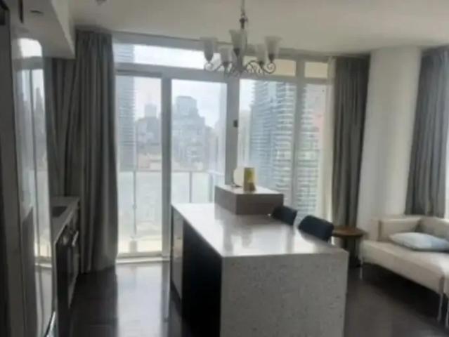 2 Bedroom Condo Toronto ON 103322514