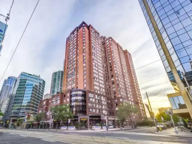 2 Bedroom Condo Toronto ON 104535332