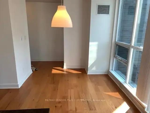 2 Bedroom Condo Toronto ON 104598142