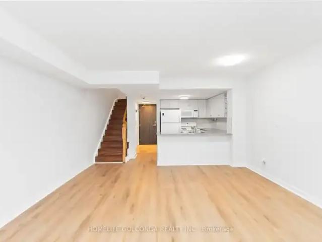 2 Bedroom Condo Toronto ON 104224419