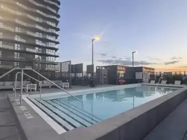 2 Bedroom Condo Toronto ON 105486385