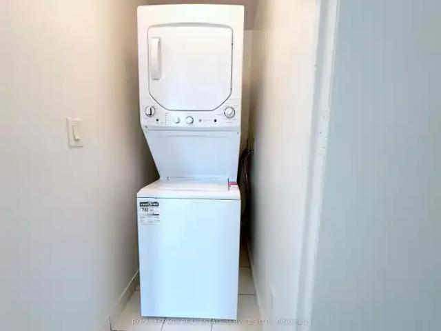 2 Bedroom Condo Toronto ON LS102052427
