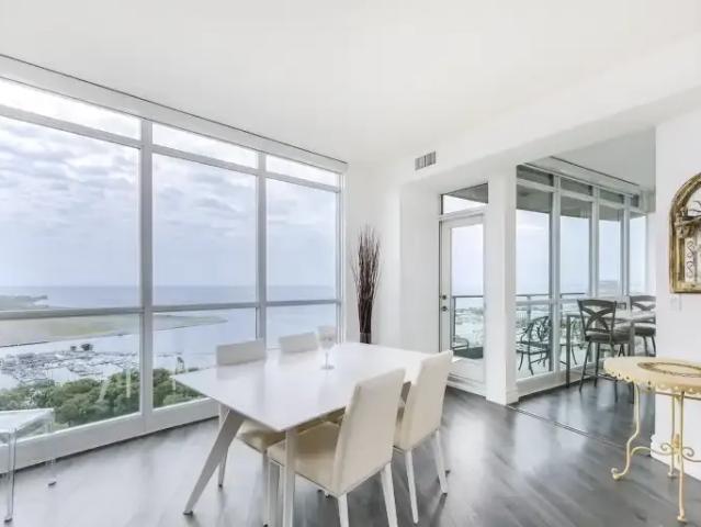 2 Bedroom Condo Toronto ON LS102306646