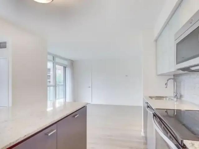 2 Bedroom Condo Toronto ON LS102847065