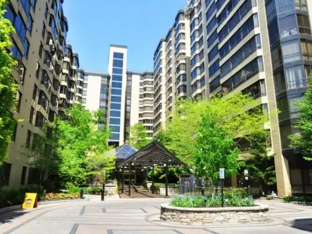 2 Bedroom Condo Toronto ON LS102883484