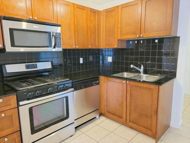 2 Bedroom Condo Vancouver BC 103877923