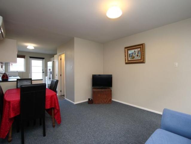 2 Bedroom Convenient location Addington