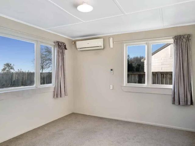 2 Bedroom Character Home in Cambridge. 1 WEEK FREE RENT