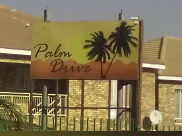 2 Bedroom Cluster For Sale in Bergsig