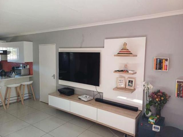 2 Bedroom Cluster in Wilgeheuwel