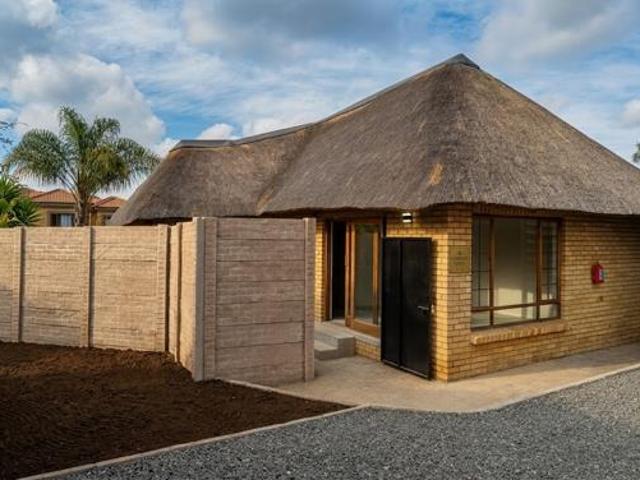 2 Bedroom Cluster in Benoni AH