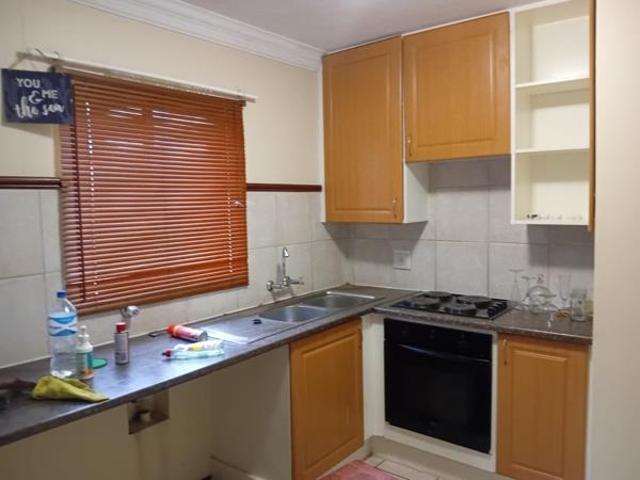 2 Bedroom Cluster in Die Hoewes