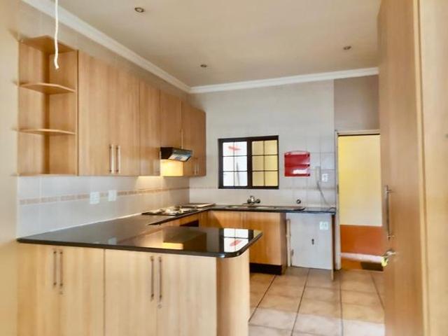 2 Bedroom Cluster in Noordheuwel