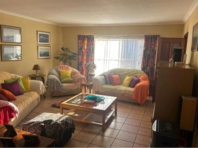 2 Bedroom Cluster in Noordheuwel