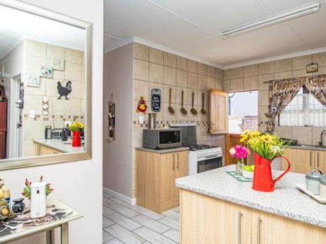2 Bedroom Cluster in Oudtshoorn