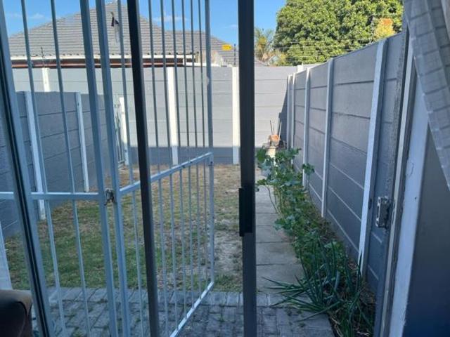 2 Bedroom Cluster in Parow Valley