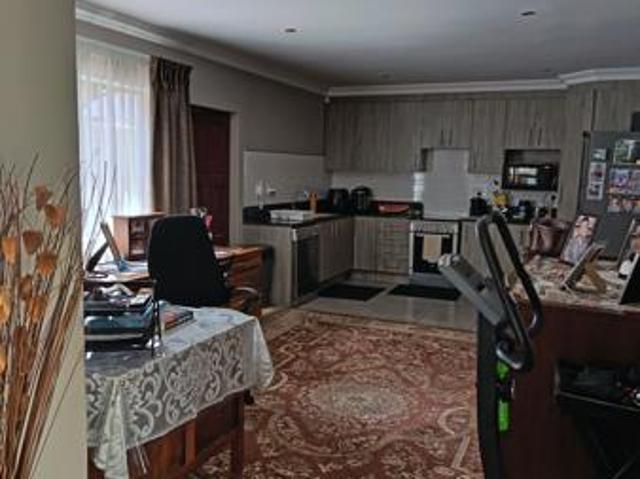 2 Bedroom Cluster in Secunda Central