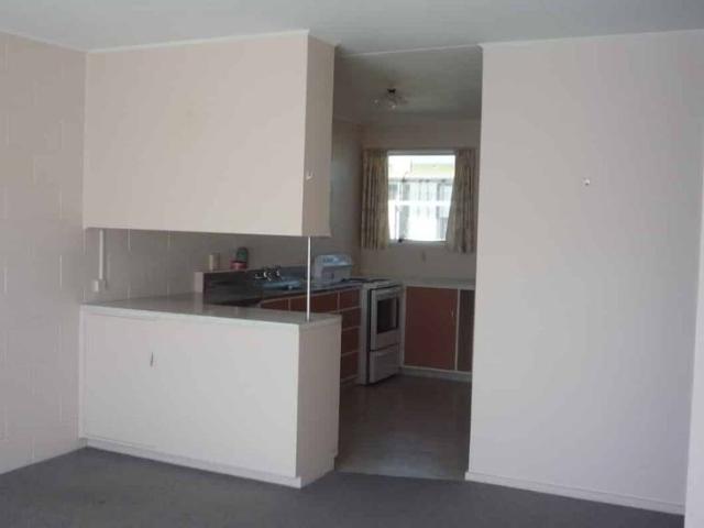 2 Bedroom Close to Town