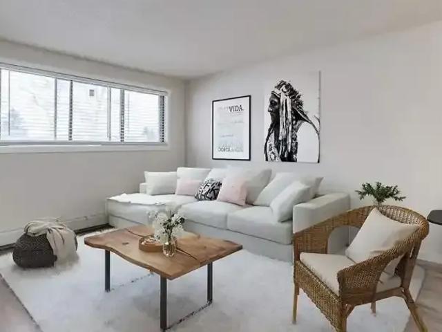 2 Bedroom Apartment Medicine Hat AB LS103118166