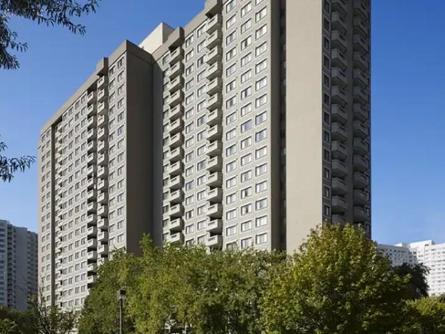 2 Bedroom Apartment Mississauga ON 102845188