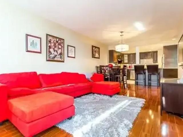 2 Bedroom Apartment Mississauga ON 103355198