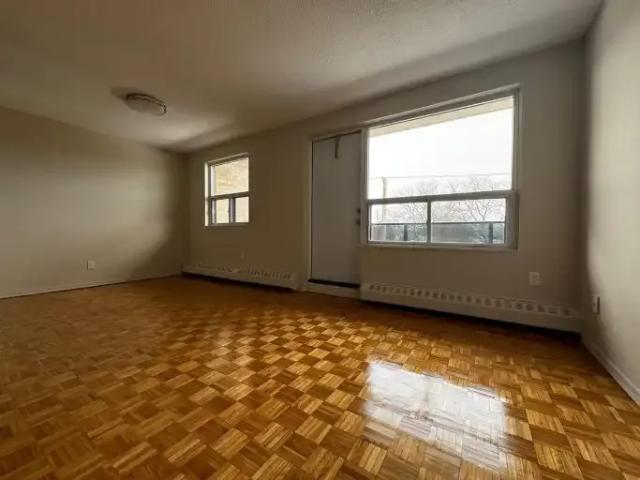 2 Bedroom Apartment Mississauga ON 103694914