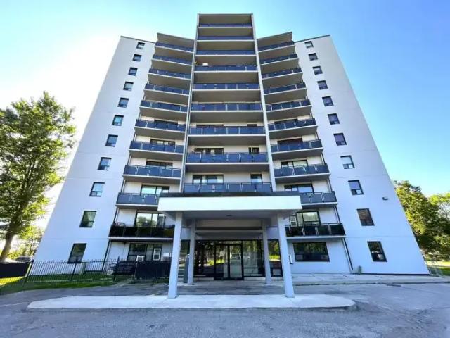 2 Bedroom Apartment Mississauga ON 104957343