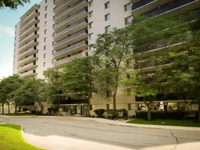 2 Bedroom Apartment Mississauga ON 99221927