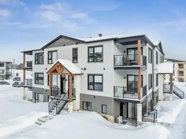 2 Bedroom Apartment Mont Tremblant QC 96250339