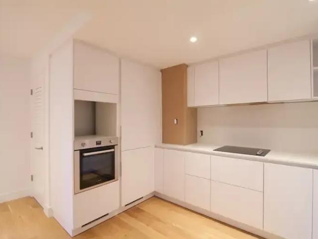 2 Bedroom Apartment Montreal QC 104887672