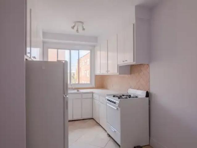 2 Bedroom Apartment Montreal QC 104887677