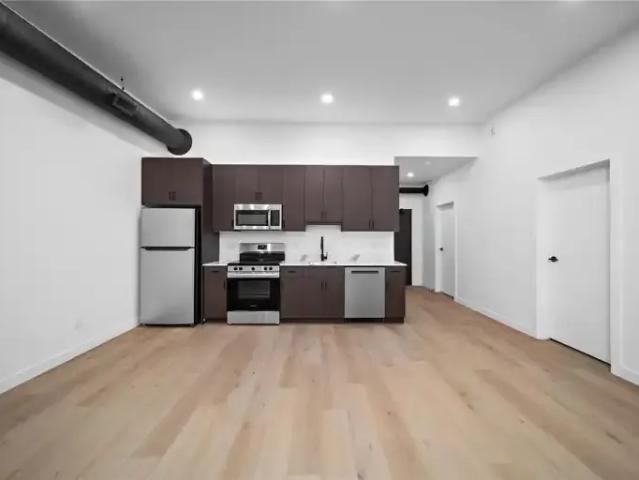 2 Bedroom Apartment Neepawa MB 97026472