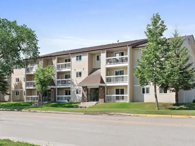 2 Bedroom Apartment Neepawa MB 98332094