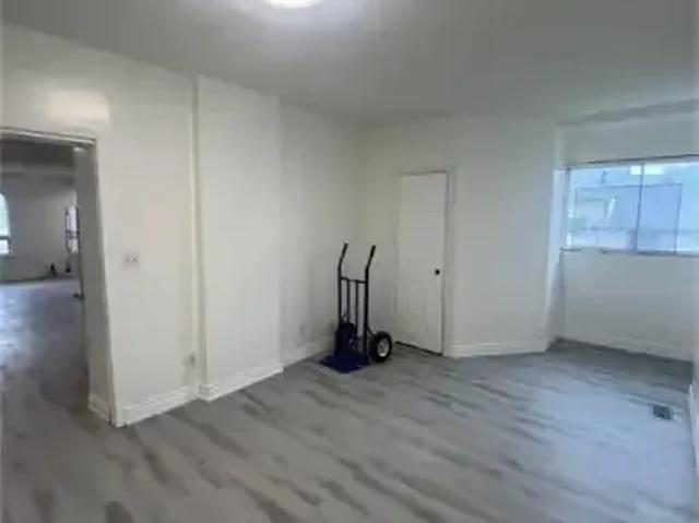 2 Bedroom Apartment Niagara Falls ON 102794940