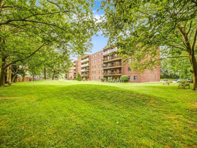 2 Bedroom Apartment Niagara Falls ON LS95221391