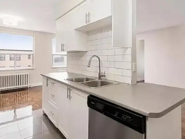 2 Bedroom Apartment North York ON LS100840094