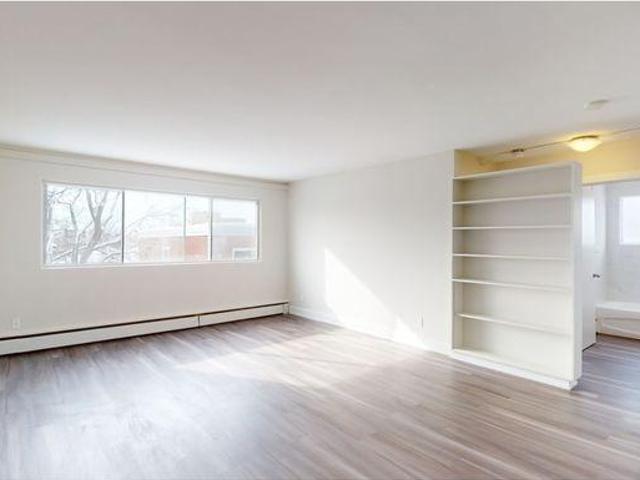2 Bedroom Apartment Ottawa ON 102751696