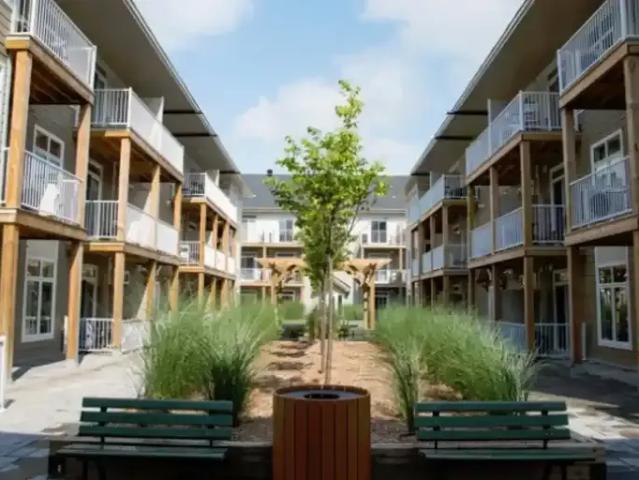 2 Bedroom Apartment Ottawa ON 104470616