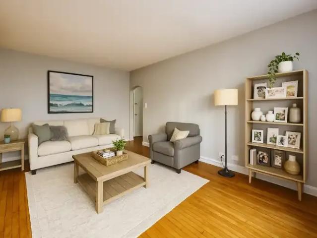 2 Bedroom Apartment Ottawa ON 104680486