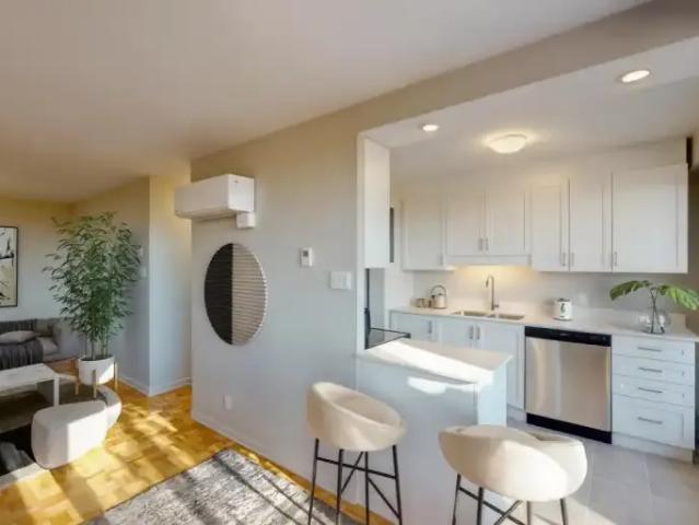 2 Bedroom Apartment Ottawa ON 104875577