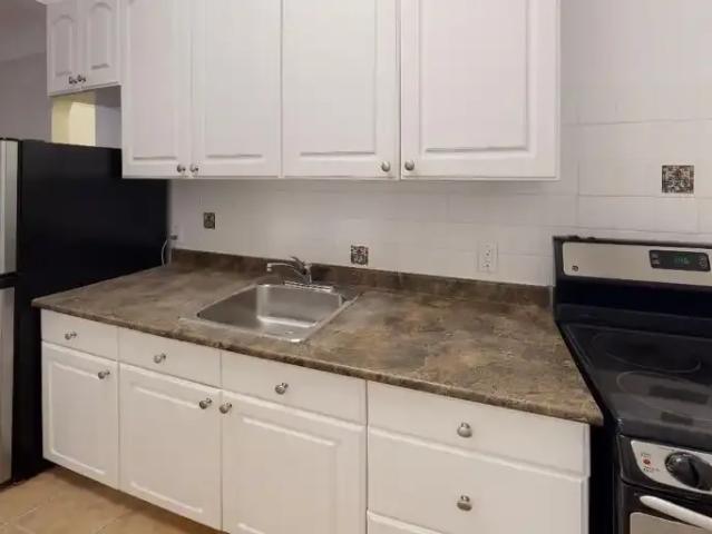 2 Bedroom Apartment Ottawa ON 105525705