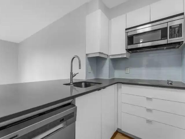 2 Bedroom Apartment Ottawa ON LS100120306