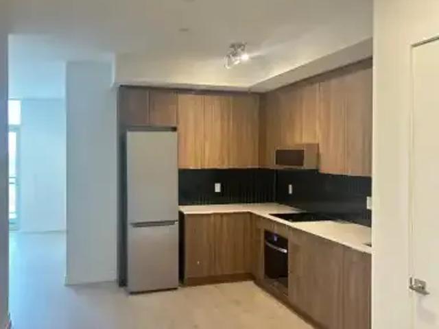 2 Bedroom Apartment Oakville ON 104876978