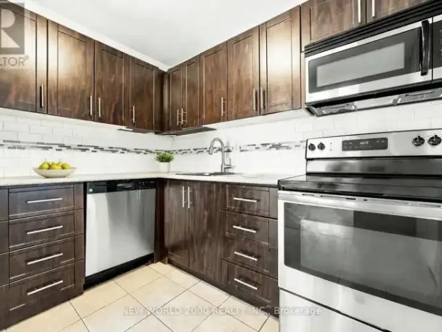 2 Bedroom Apartment Oakville ON 105072144