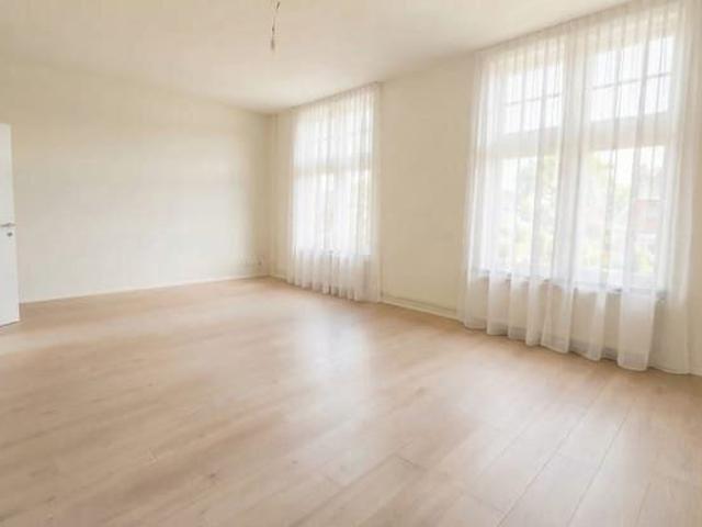 2 bedroom apartment + office